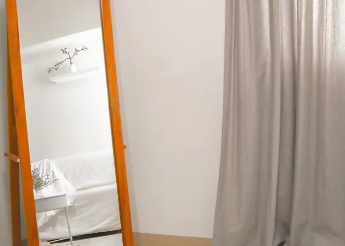 Muji At Manhattan Plaza, With Wifi, Balcony, Cook Hotel 3*