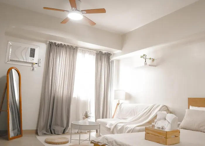 Hotel Muji At Manhattan Plaza, With Wifi, Balcony, Cook Manila