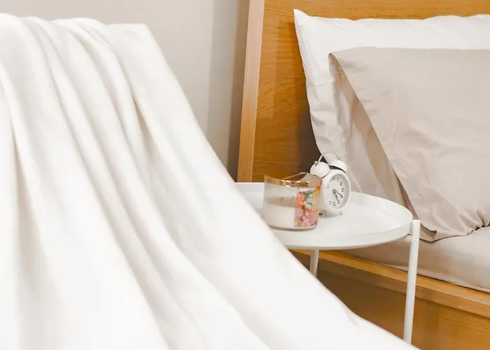 Muji At Manhattan Plaza, With Wifi, Balcony, Cook Manila
